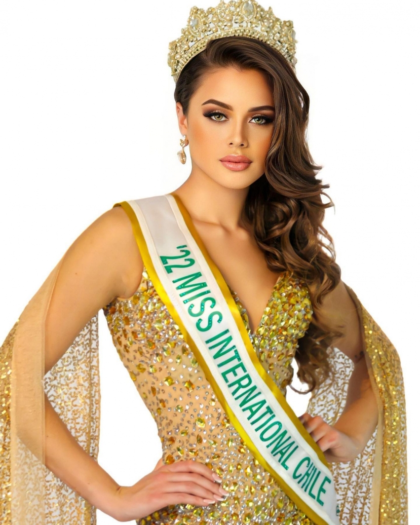 Đại diện Chile - Valerie Johnson. Đại diện Chile - Valerie Johnson.