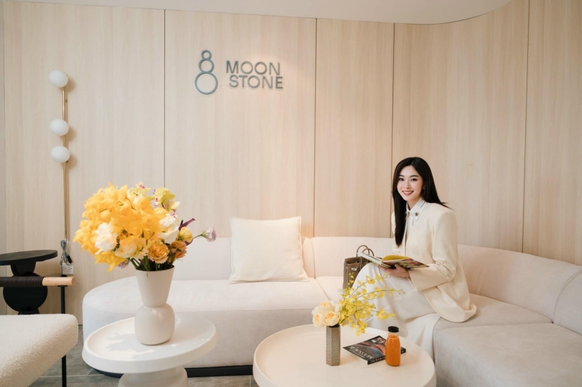 Hoa hậu Đặng Thu Thảo khoe loạt ảnh mới, nhan sắc đỉnh cao xứng danh nàng dâu hào môn - Ảnh 4 Hoa hậu Đặng Thu Thảo khoe loạt ảnh mới, nhan sắc đỉnh cao xứng danh nàng dâu hào môn - Ảnh 4
