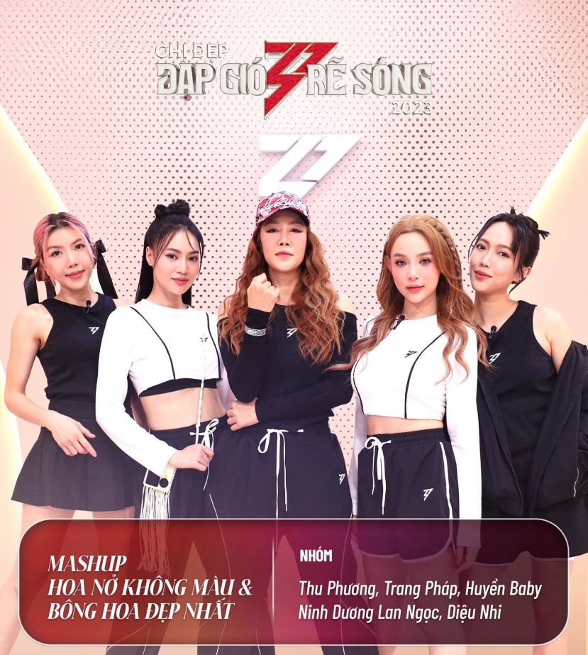 Nhóm Mashup Hoa Nở Không Màu & Bông Hoa Đẹp Nhất do Thu Phương làm trưởng nhóm. Ảnh FB Chị Đẹp đạp gió rẽ sóng. Nhóm Mashup Hoa Nở Không Màu & Bông Hoa Đẹp Nhất do Thu Phương làm trưởng nhóm. Ảnh FB Chị Đẹp đạp gió rẽ sóng.
