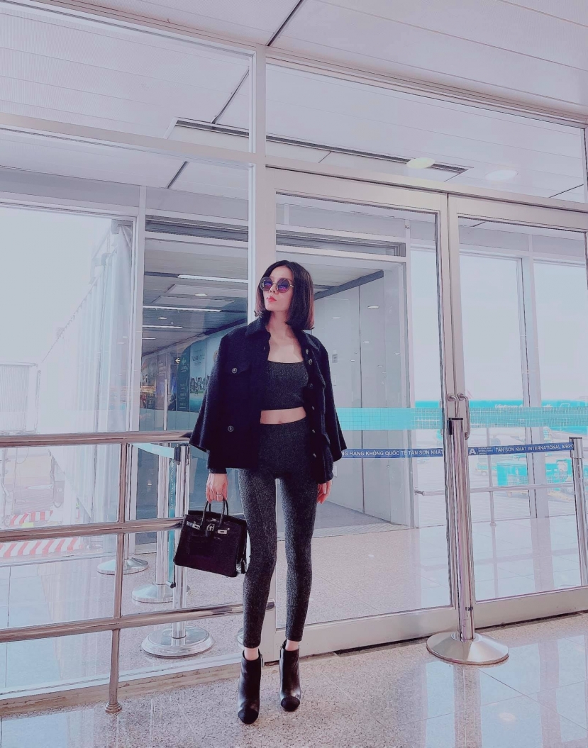 Lệ Quyên khoe ảnh chụp bằng camera thường, không quên tiết lộ sở thích của 'tình trẻ' - Ảnh 2 Lệ Quyên khoe ảnh chụp bằng camera thường, không quên tiết lộ sở thích của 'tình trẻ' - Ảnh 2