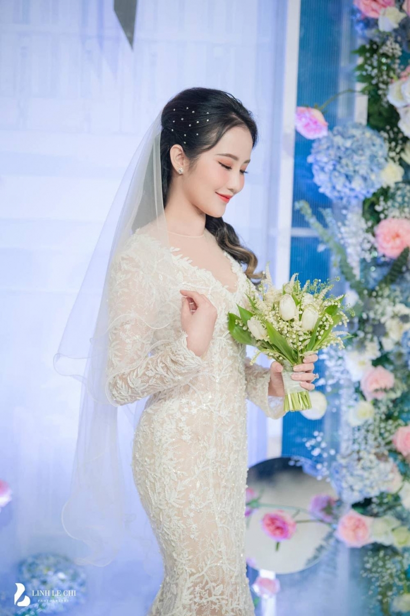 Nhan sắc cô dâu nhận được nhiều lời khen. Ảnh FB Linh Lê Chí Nhan sắc cô dâu nhận được nhiều lời khen. Ảnh FB Linh Lê Chí