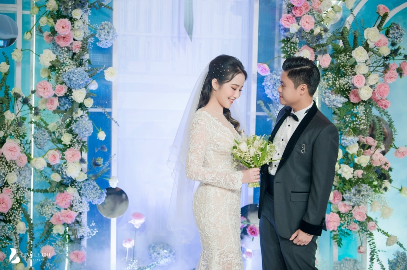 Cặp đôi nhận được nhiều lời chúc phúc từ bạn bè, người thân.Ảnh FB Linh Lê Chí Cặp đôi nhận được nhiều lời chúc phúc từ bạn bè, người thân.Ảnh FB Linh Lê Chí