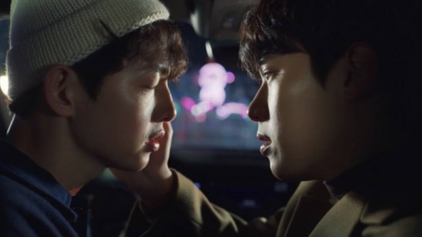 Song Joong Ki có cảnh diễn đam mỹ. Song Joong Ki có cảnh diễn đam mỹ.