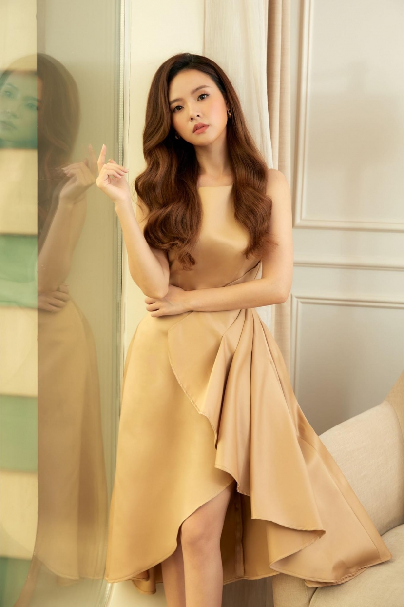 Midu hoàn toàn xứng danh 'thần tiên tỷ tỷ' của showbiz Việt. Midu hoàn toàn xứng danh 'thần tiên tỷ tỷ' của showbiz Việt.