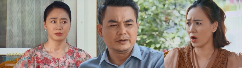Cuộc nói chuyện đầy gắt giữa bà Liễu và hai vợ chồng Khang cùng bà Xuân. Ảnh cắt từ clip. Cuộc nói chuyện đầy gắt giữa bà Liễu và hai vợ chồng Khang cùng bà Xuân. Ảnh cắt từ clip.