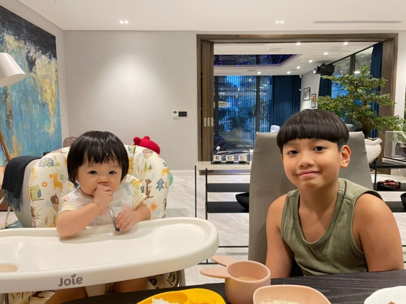 Cường Đô la so sánh ái nữ với con trai Hồ Ngọc Hà khi còn bé, mẹ Đàm Thu Trang lập tức phản ứng ngay - Ảnh 3 Cường Đô la so sánh ái nữ với con trai Hồ Ngọc Hà khi còn bé, mẹ Đàm Thu Trang lập tức phản ứng ngay - Ảnh 3