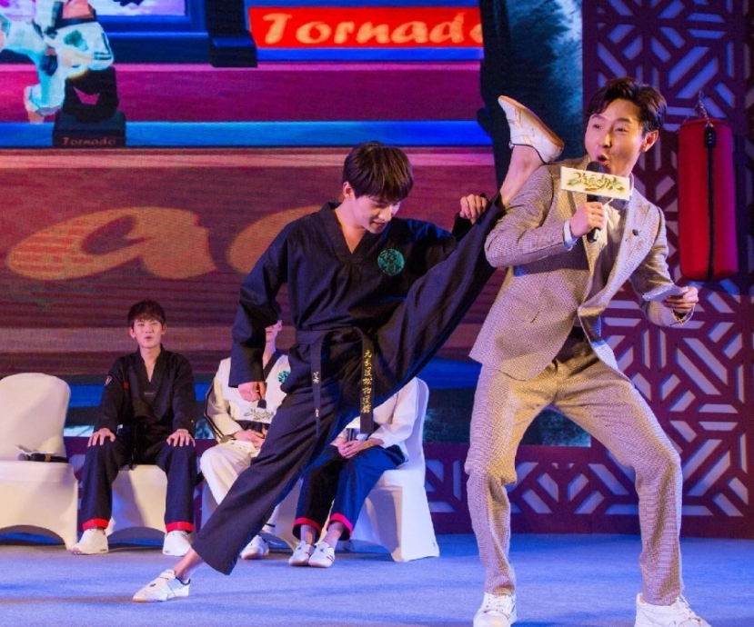 Sao nam Cbiz tốt nghiệp trường múa: Dương Dương dẻo như kẹo kéo, La Vân Hy thần sầu đến Lưu Hạo Nhiên lại 'lập dị' - Ảnh 3 Sao nam Cbiz tốt nghiệp trường múa: Dương Dương dẻo như kẹo kéo, La Vân Hy thần sầu đến Lưu Hạo Nhiên lại 'lập dị' - Ảnh 3