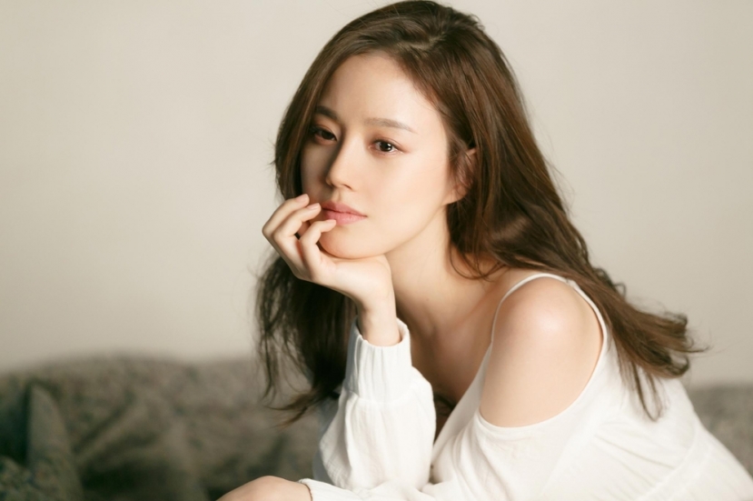 Dàn mỹ nhân Kbiz sở hữu cổ đẹp: Song Hye Kyo, Han Ye Seul thanh thoát, trùm cuối giống như thiên thần - Ảnh 4 Dàn mỹ nhân Kbiz sở hữu cổ đẹp: Song Hye Kyo, Han Ye Seul thanh thoát, trùm cuối giống như thiên thần - Ảnh 4