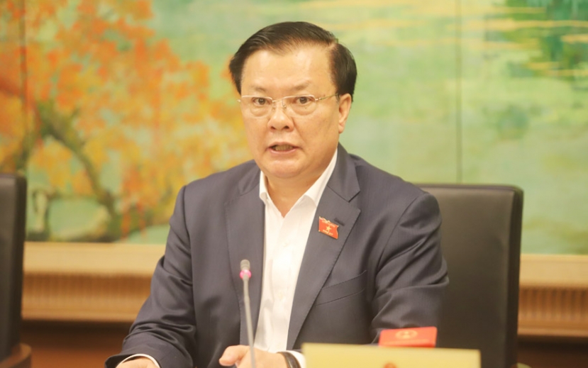 Đại biểu Đinh Tiến Dũng, Ủy viên Bộ Chính trị, Bí thư Thành ủy, Trưởng đoàn đại biểu Quốc hội thành phố Hà Nội phát biểu. Đại biểu Đinh Tiến Dũng, Ủy viên Bộ Chính trị, Bí thư Thành ủy, Trưởng đoàn đại biểu Quốc hội thành phố Hà Nội phát biểu.