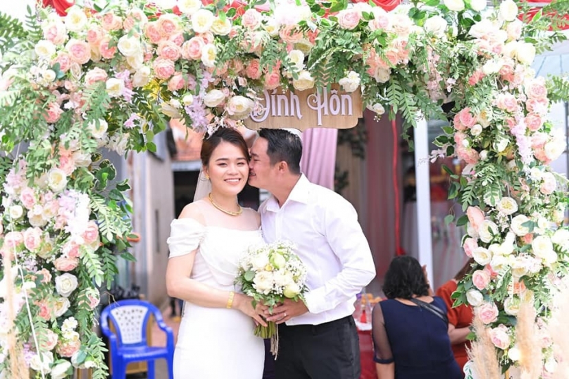 Ngân Thảo từng làm lễ đính hôn với bạn trai. Ảnh FBNV Ngân Thảo từng làm lễ đính hôn với bạn trai. Ảnh FBNV