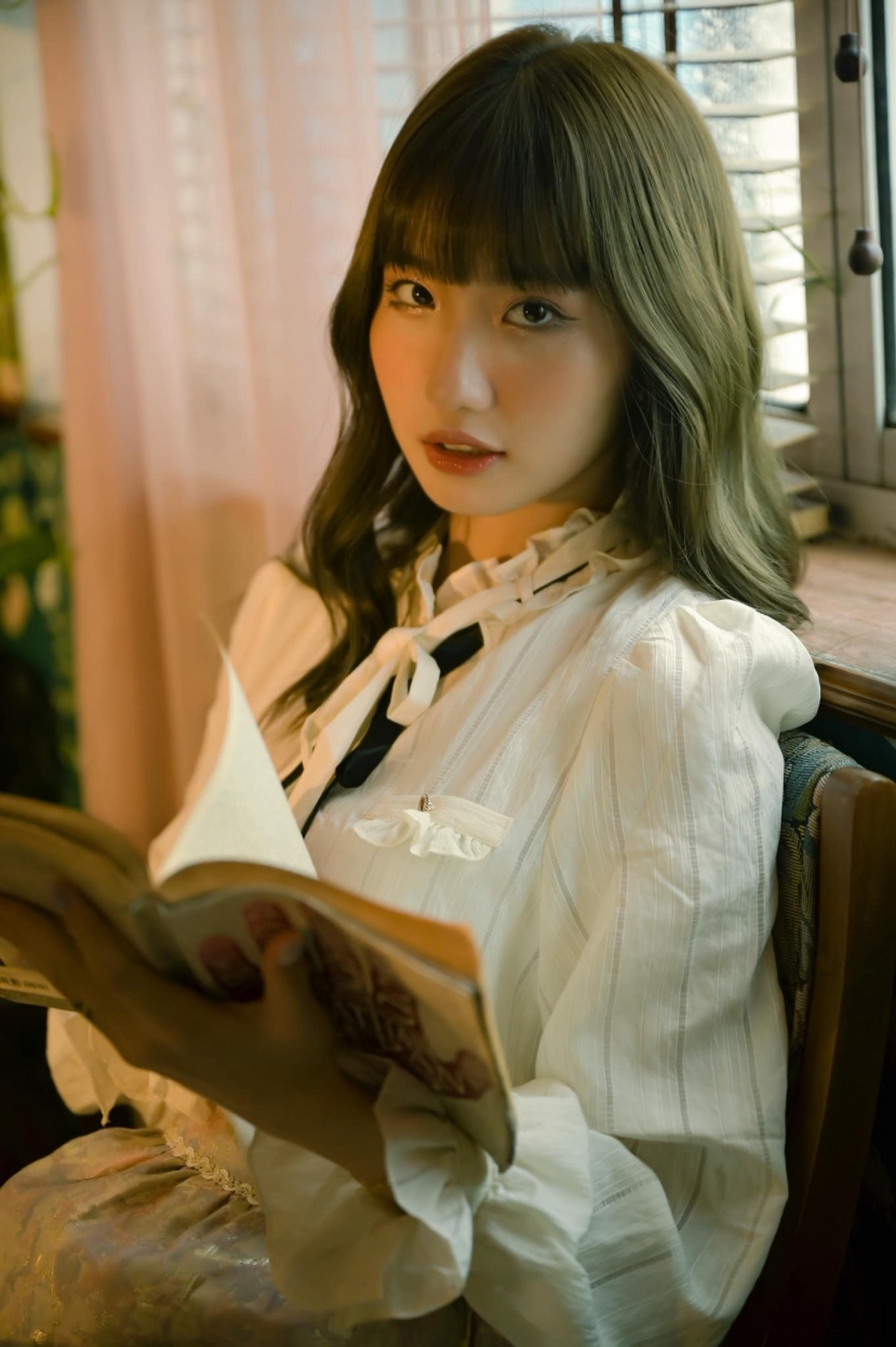 Lê Thị Khánh Huyền được biết đến với hogirl TikTok xinh đẹp. Lê Thị Khánh Huyền được biết đến với hogirl TikTok xinh đẹp.