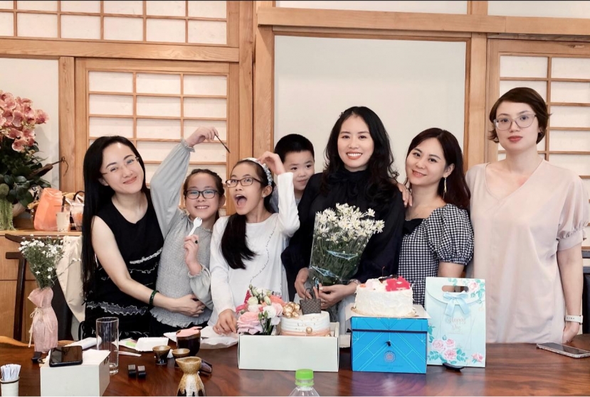 BTV Hoài Anh khoe mặt mộc đầy xinh đẹp trong cuộc gặp gỡ với bạn bè. BTV Hoài Anh khoe mặt mộc đầy xinh đẹp trong cuộc gặp gỡ với bạn bè.