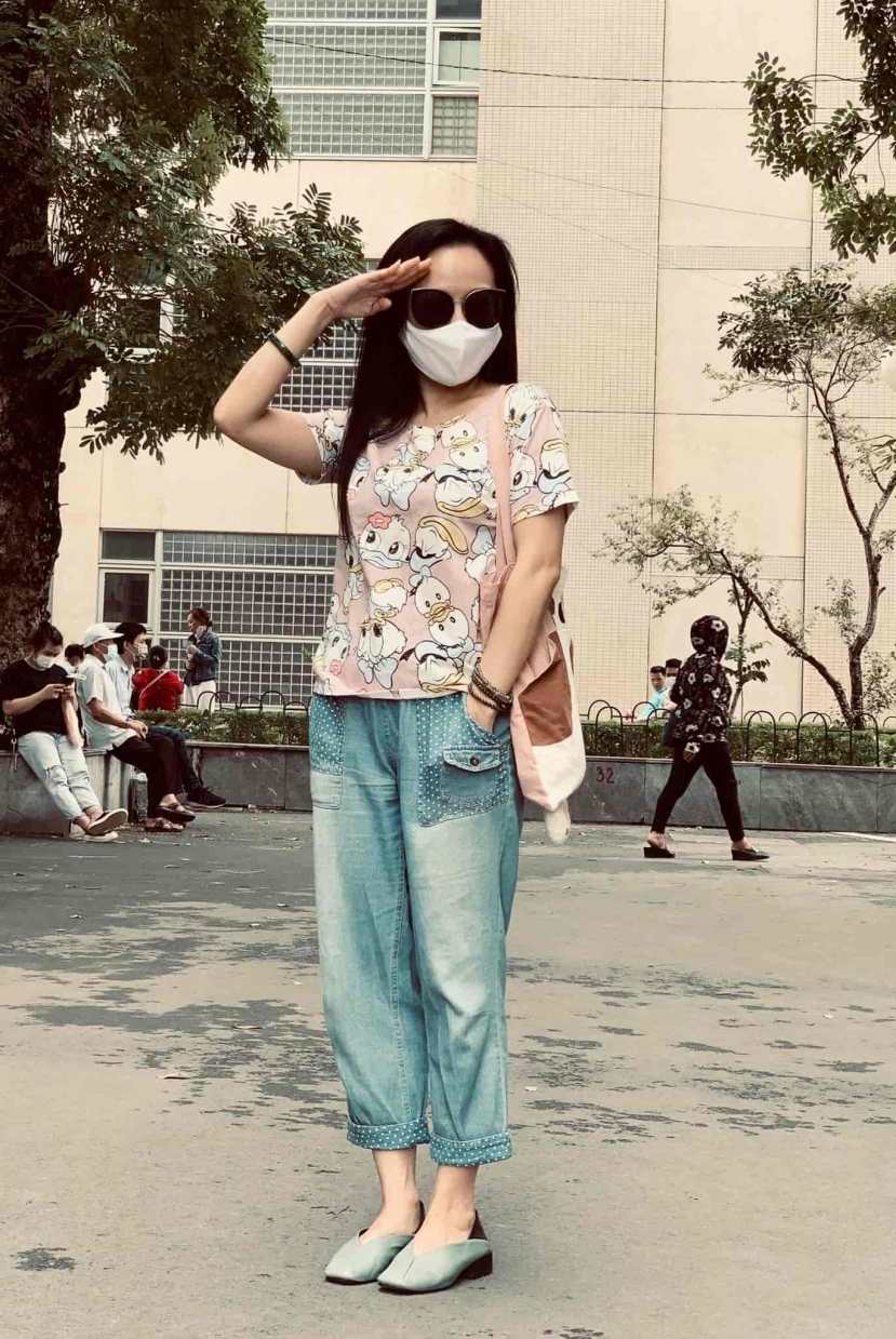 Đến đi tiêm phòng với bộ đồ thoải mái cũng nhận được nhiều lời khen của CDM. Ảnh FBNV Đến đi tiêm phòng với bộ đồ thoải mái cũng nhận được nhiều lời khen của CDM. Ảnh FBNV