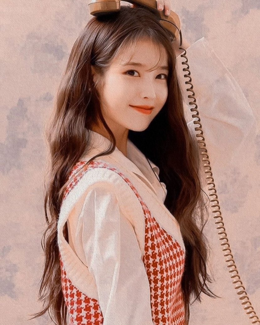 IU sở hữu ngoại hình dễ thương nên được ưu ái với danh xưng 'em gái quốc dân'. Ảnh internet IU sở hữu ngoại hình dễ thương nên được ưu ái với danh xưng 'em gái quốc dân'. Ảnh internet