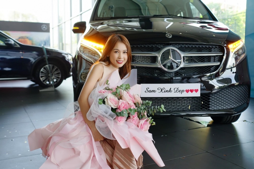 'Hotgirl 50 tỷ' Sam lộ mặt thật ở nhà: Nhan sắc khác với khi trang điểm! - Ảnh 4 'Hotgirl 50 tỷ' Sam lộ mặt thật ở nhà: Nhan sắc khác với khi trang điểm! - Ảnh 4