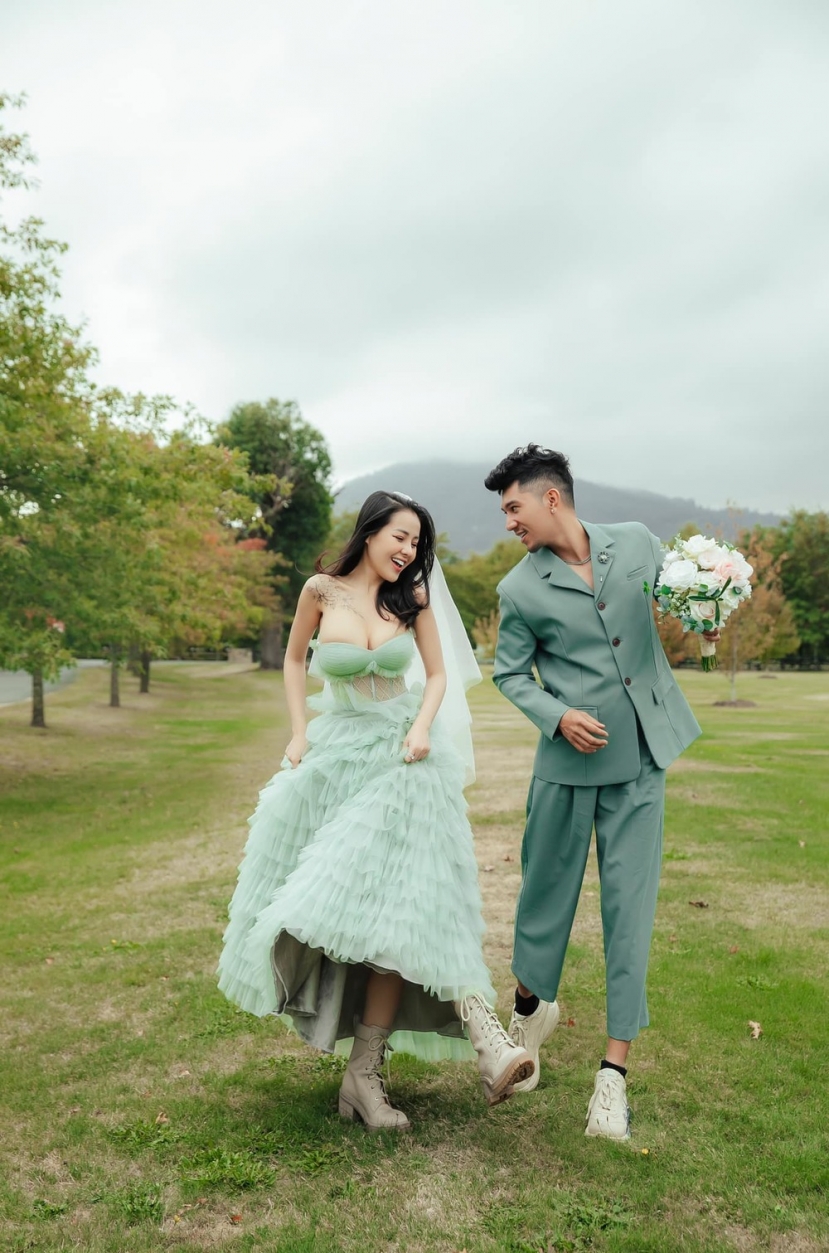 Lương Bằng Quang lộ lý do kết hôn ở tuổi 40: Công khai 'âm mưu' đã thành công của Ngân 98 - Ảnh 1 Lương Bằng Quang lộ lý do kết hôn ở tuổi 40: Công khai 'âm mưu' đã thành công của Ngân 98 - Ảnh 1