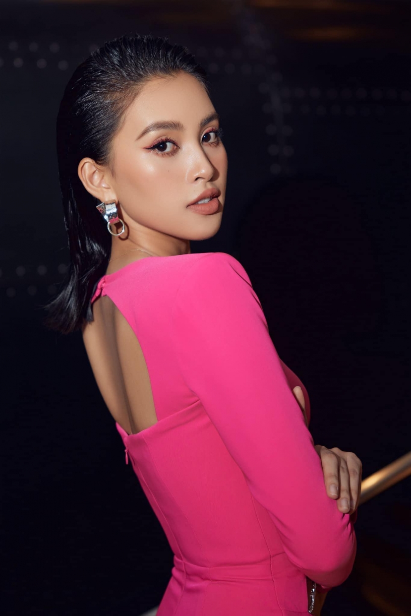 Nhan sắc Hoa hậu Tiểu Vy thế nào mà liên tục thắng giải gương mặt đẹp nhất? - Ảnh 2 Nhan sắc Hoa hậu Tiểu Vy thế nào mà liên tục thắng giải gương mặt đẹp nhất? - Ảnh 2