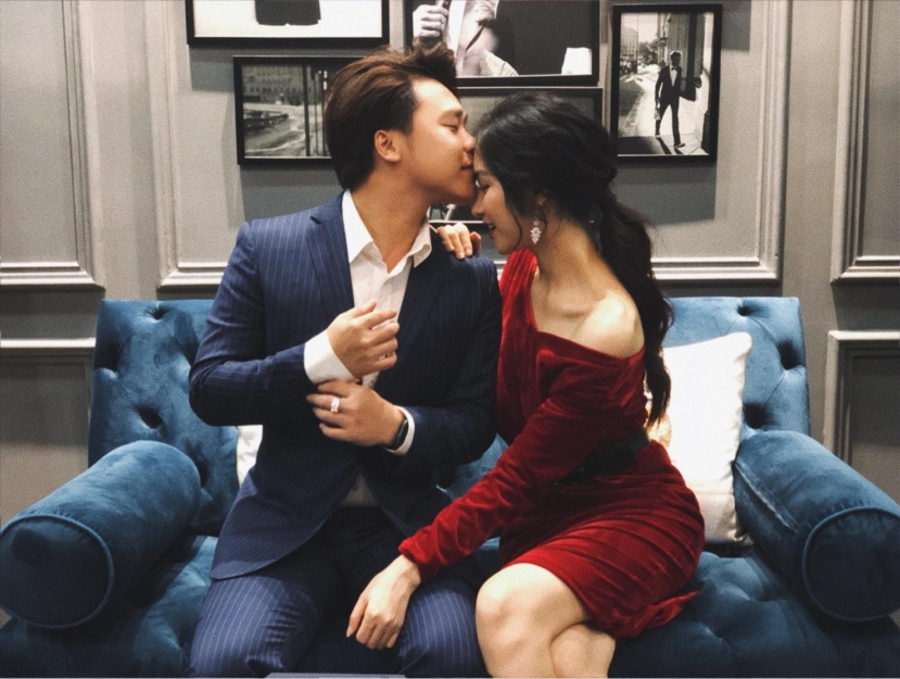 Cuộc sống thay đổi của Hòa Minzy và tình cũ thiếu gia sau khi chia tay - Ảnh 3 Cuộc sống thay đổi của Hòa Minzy và tình cũ thiếu gia sau khi chia tay - Ảnh 3