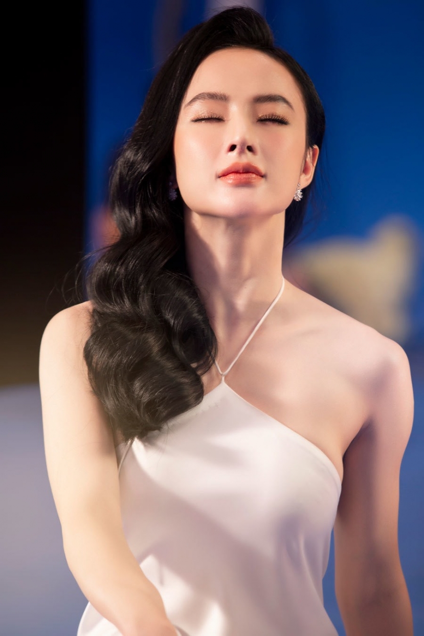 Đời tư lắm thị phi cùng loạt phát ngôn gây sốc về tình, tiền của mỹ nhân tên Trinh - Ảnh 6 Đời tư lắm thị phi cùng loạt phát ngôn gây sốc về tình, tiền của mỹ nhân tên Trinh - Ảnh 6