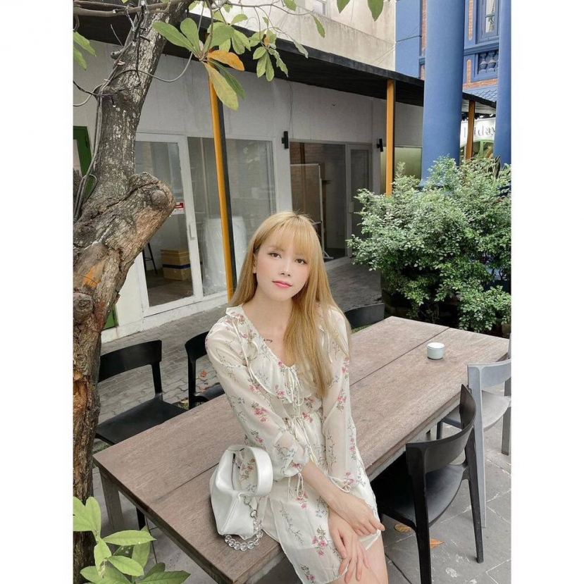 Thiều Bảo Trâm xuất hiện với gương mặt xinh xắn nhưng ánh mắt đượm buồn. Ảnh: Facebook Thiều Bảo Trâm xuất hiện với gương mặt xinh xắn nhưng ánh mắt đượm buồn. Ảnh: Facebook