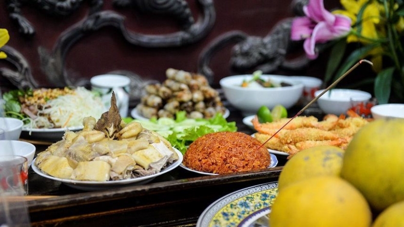 Lễ cúng tạ đất đầu năm với hy vọng một năm sẽ 'thuận buồm xuôi gió' cho các gia chủ. Ảnh: Internet Lễ cúng tạ đất đầu năm với hy vọng một năm sẽ 'thuận buồm xuôi gió' cho các gia chủ. Ảnh: Internet