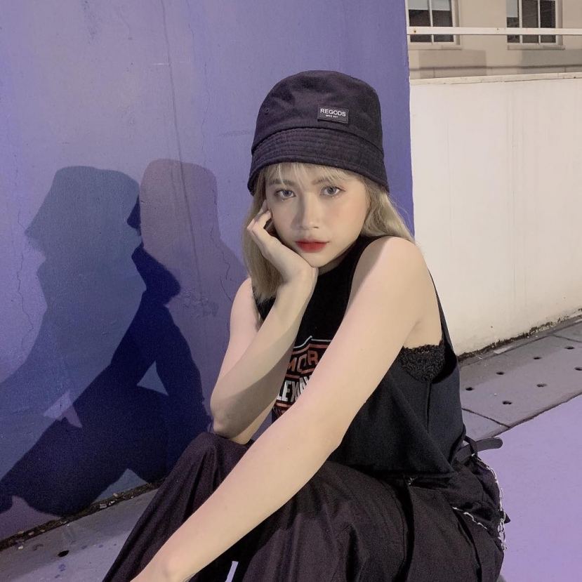 'Cô búp bê' của làng streamer Quỳnh Ami được nhiều người yêu thích vì gương mặt xinh đẹp và sắc vóc gợi cảm. Ảnh: Facebook 'Cô búp bê' của làng streamer Quỳnh Ami được nhiều người yêu thích vì gương mặt xinh đẹp và sắc vóc gợi cảm. Ảnh: Facebook