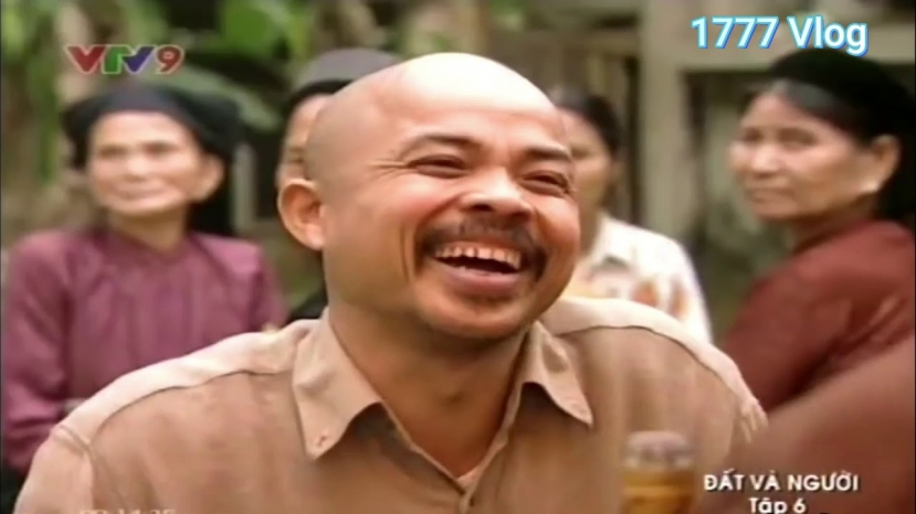 Nụ cười thương hiệu của 'Chu Văn Quềnh' - Cố NS Hán Văn Tình trong Đất và Người. Ảnh: Internet Nụ cười thương hiệu của 'Chu Văn Quềnh' - Cố NS Hán Văn Tình trong Đất và Người. Ảnh: Internet