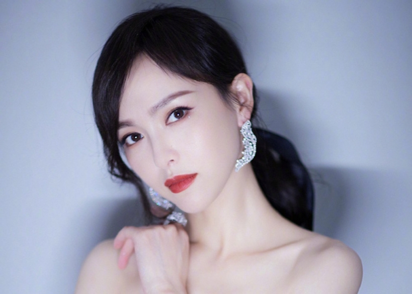 Đường Yên dù bị chê bai vẫn nhận về nhiều lời mời đóng phim. Ảnh: Internet Đường Yên dù bị chê bai vẫn nhận về nhiều lời mời đóng phim. Ảnh: Internet