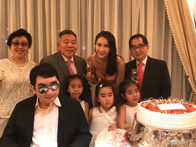 Gia đình nhỏ viên mãn của Lê Tư. Ảnh: Internet Gia đình nhỏ viên mãn của Lê Tư. Ảnh: Internet