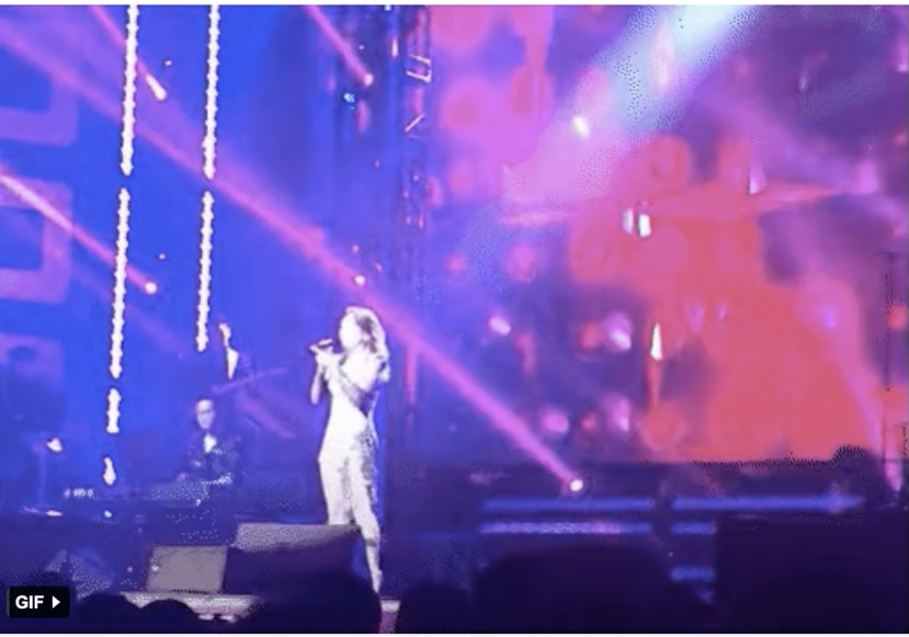 Cũng là bài hát ấy và cứ khi cầm mic là Mỹ Tâm lại 'quên lời'. Ảnh cắt từ clip Cũng là bài hát ấy và cứ khi cầm mic là Mỹ Tâm lại 'quên lời'. Ảnh cắt từ clip