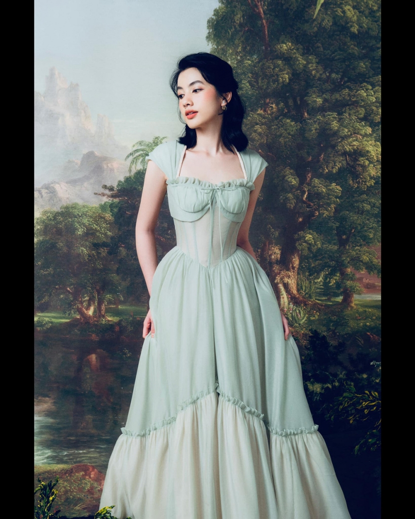 Cẩm Đan ngày càng 'nổi loạn' sau khi chia tay chồng cũ Lệ Quyên - Ảnh 1 Cẩm Đan ngày càng 'nổi loạn' sau khi chia tay chồng cũ Lệ Quyên - Ảnh 1