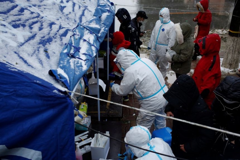 Người dân chờ xếp hàng xét nghiệm ở Liêu Ninh. Ảnh: Reuters Người dân chờ xếp hàng xét nghiệm ở Liêu Ninh. Ảnh: Reuters