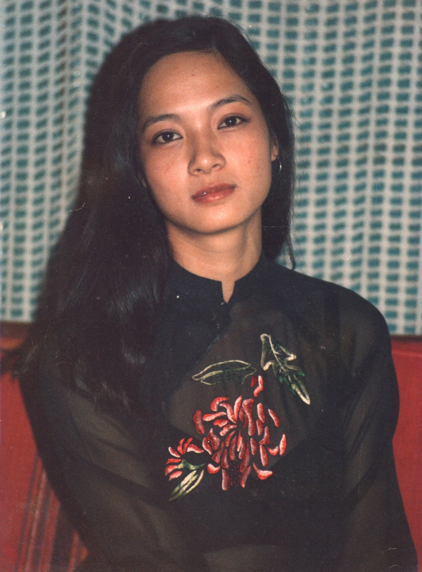 NSND Lê Khanh khiến dân tình 'rớt hố u mê' với loạt ảnh thanh xuân lần đầu hé lộ - Ảnh 2 NSND Lê Khanh khiến dân tình 'rớt hố u mê' với loạt ảnh thanh xuân lần đầu hé lộ - Ảnh 2