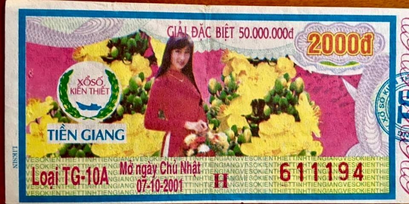 Diễn viên Hiền Mai chia sẻ về tờ vé số cũ có in hình mình trên đó. Ảnh: Facebook Diễn viên Hiền Mai chia sẻ về tờ vé số cũ có in hình mình trên đó. Ảnh: Facebook