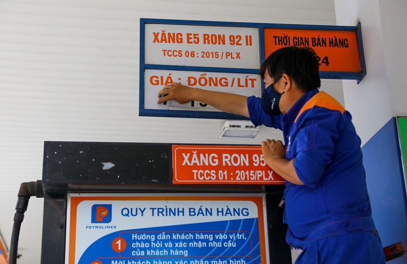 Giá xăng dầu trong năm 2022 sẽ được điều chỉnh 10 ngày 1 lần. Ảnh: Internet Giá xăng dầu trong năm 2022 sẽ được điều chỉnh 10 ngày 1 lần. Ảnh: Internet