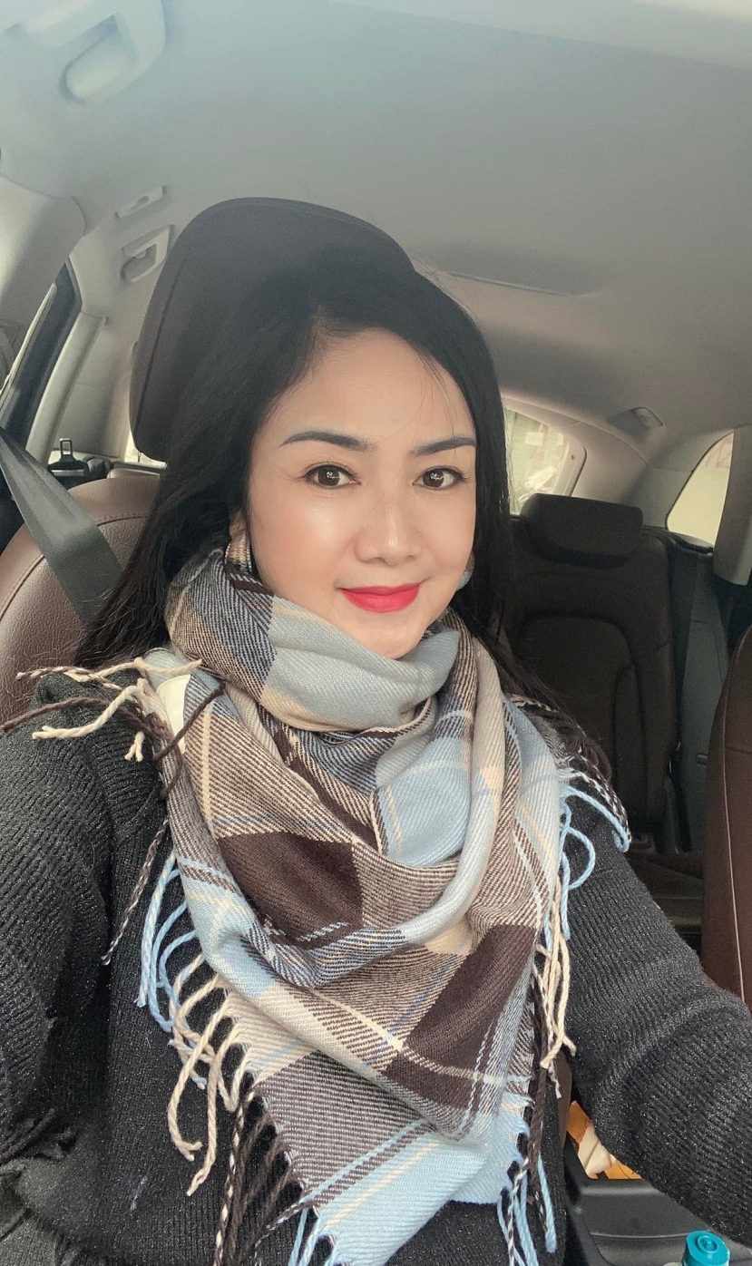Nhan sắc thách thức thời gian của NSND Thu Hà: Không hổ danh mỹ nhân 'lá ngọc cành vàng' - Ảnh 2 Nhan sắc thách thức thời gian của NSND Thu Hà: Không hổ danh mỹ nhân 'lá ngọc cành vàng' - Ảnh 2