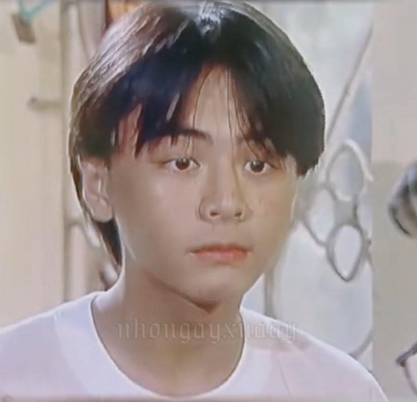 Cuộc sống của lãng tử Văn Anh: Tình đầu quốc dân hiện thành bố bỉm sữa bị gắn mác 'sợ vợ' - Ảnh 1 Cuộc sống của lãng tử Văn Anh: Tình đầu quốc dân hiện thành bố bỉm sữa bị gắn mác 'sợ vợ' - Ảnh 1