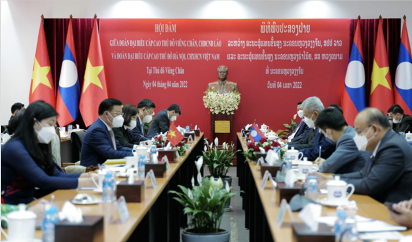 Toàn cảnh cuộc hội đàm giữa Đoàn đại biểu cấp cao Thủ đô Hà Nội và Đoàn đại biểu cấp cao Thủ đô Viêng Chăn Toàn cảnh cuộc hội đàm giữa Đoàn đại biểu cấp cao Thủ đô Hà Nội và Đoàn đại biểu cấp cao Thủ đô Viêng Chăn
