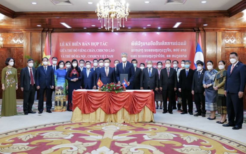 Đoàn đại biểu hai bên tham gia lễ ký kết Đoàn đại biểu hai bên tham gia lễ ký kết