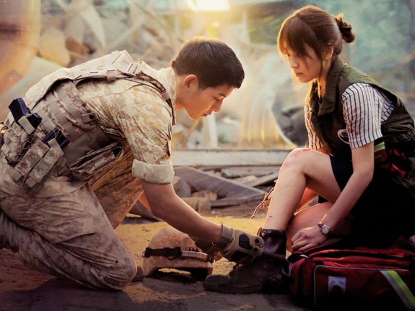 Song Hye Kyo và Song Joong Ki bén duyên nhau sau khi tham gia vào dự án phim Hậu Duệ Mặt Trời. Ảnh: Internet Song Hye Kyo và Song Joong Ki bén duyên nhau sau khi tham gia vào dự án phim Hậu Duệ Mặt Trời. Ảnh: Internet