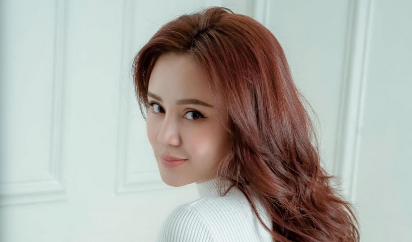 Vy Oanh bày tỏ mong muốn được trở lại con người ngây thơ, không phải mạnh mẽ như trước đây sau loạt ồn ào và thị phi. Ảnh: Internet Vy Oanh bày tỏ mong muốn được trở lại con người ngây thơ, không phải mạnh mẽ như trước đây sau loạt ồn ào và thị phi. Ảnh: Internet