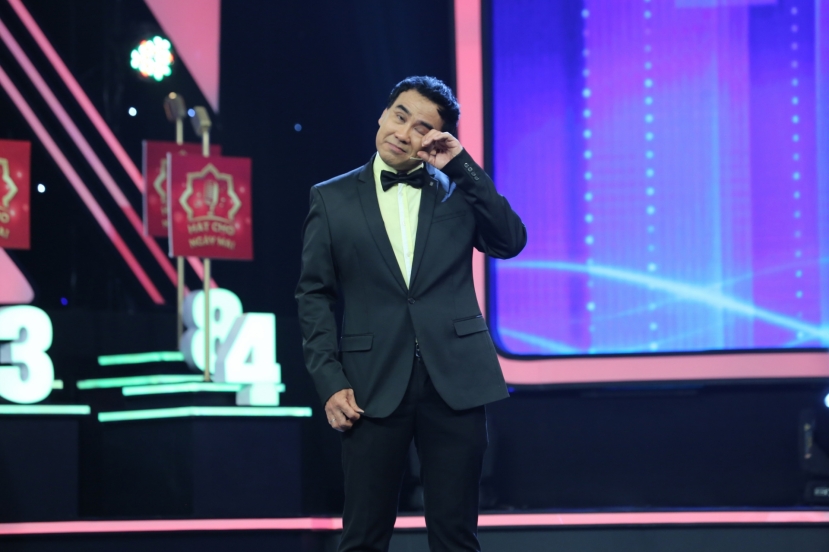 MC Quyền Linh là người 'cầm trịch' chương trình Hát cho ngày mai. Ảnh: Internet MC Quyền Linh là người 'cầm trịch' chương trình Hát cho ngày mai. Ảnh: Internet