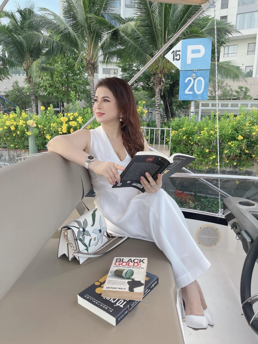 Bà Lê Hoàng Diệp Thảo trải lòng sau đổ vỡ hôn nhân, tiết lộ 2 điều quan tâm lớn nhất - Ảnh 2 Bà Lê Hoàng Diệp Thảo trải lòng sau đổ vỡ hôn nhân, tiết lộ 2 điều quan tâm lớn nhất - Ảnh 2