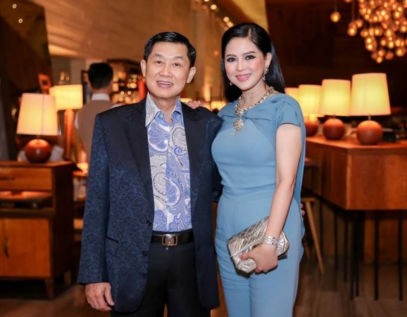Vợ chồng tỷ phú Johnathan Hạnh Nguyễn. Ảnh: Internet Vợ chồng tỷ phú Johnathan Hạnh Nguyễn. Ảnh: Internet