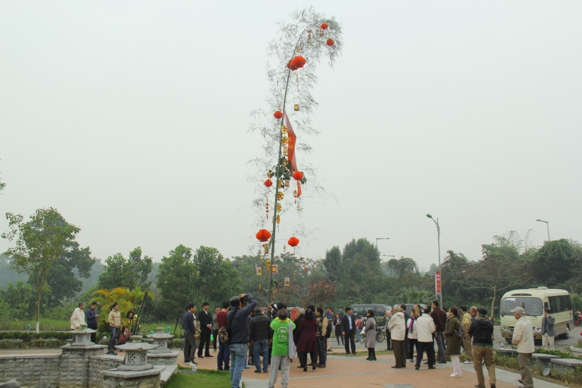 Cây nêu được dựng với ý nghĩa trừ tà ma quỳ, thờ phụng thần linh cũng như vong hồn của tổ tiên, trừ những điều xấu xa của năm cũ. Cây nêu được dựng với ý nghĩa trừ tà ma quỳ, thờ phụng thần linh cũng như vong hồn của tổ tiên, trừ những điều xấu xa của năm cũ.