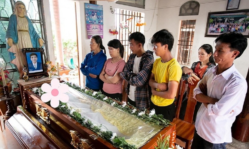 Nam sinh quên mình cứu 4 nữ sinh khi tắm biển được xem xét công nhận liệt sĩ Nam sinh quên mình cứu 4 nữ sinh khi tắm biển được xem xét công nhận liệt sĩ