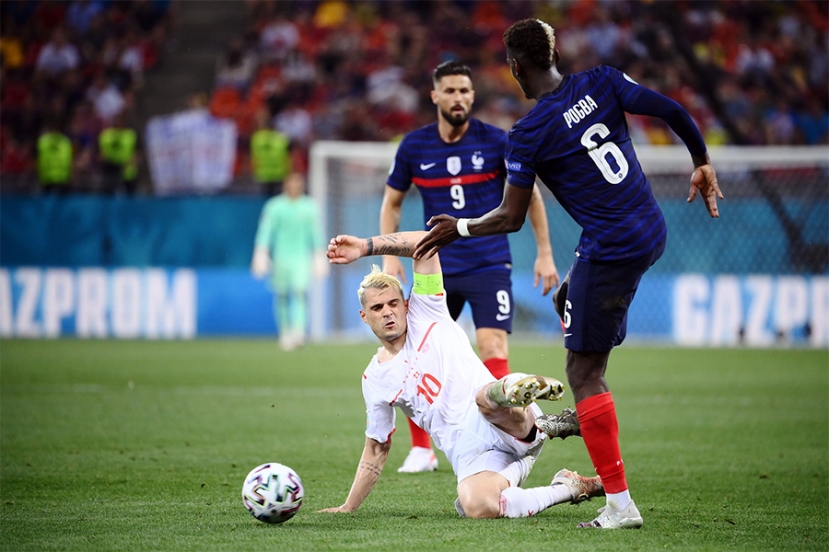 Pogba muốn xử lý điệu đà, và anh thất bại. Pha bóng chủ quan của tiền vệ này phản ánh phần nào cách chơi của tuyển Pháp sau khi dễ dàng lội ngược dòng. Pogba muốn xử lý điệu đà, và anh thất bại. Pha bóng chủ quan của tiền vệ này phản ánh phần nào cách chơi của tuyển Pháp sau khi dễ dàng lội ngược dòng.