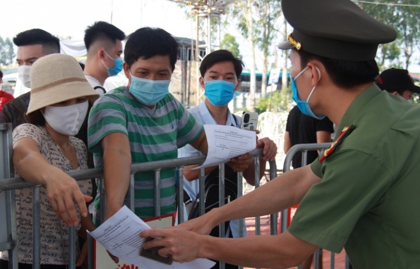 Người dân cần khai báo y tế để vào Hải Phòng. Ảnh: Zingnews.vn Người dân cần khai báo y tế để vào Hải Phòng. Ảnh: Zingnews.vn