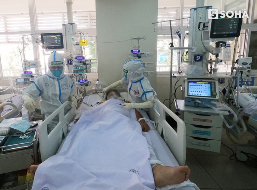 Các bác sĩ Chợ Rẫy túc trực để điều trị cho các BN nặng và nguy kịch. Ảnh: BVCR Các bác sĩ Chợ Rẫy túc trực để điều trị cho các BN nặng và nguy kịch. Ảnh: BVCR
