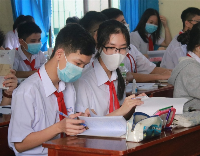 Đến nay, phần lớn địa phương tổ chức dạy học trực tiếp kết hợp trực tuyến và qua truyền hình. Một số tỉnh, thành dạy trực tiếp hoàn toàn. Ảnh minh hoạ Đến nay, phần lớn địa phương tổ chức dạy học trực tiếp kết hợp trực tuyến và qua truyền hình. Một số tỉnh, thành dạy trực tiếp hoàn toàn. Ảnh minh hoạ